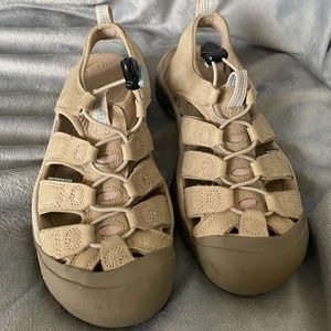 Keen Sandal, Size 7.5 Tan leather